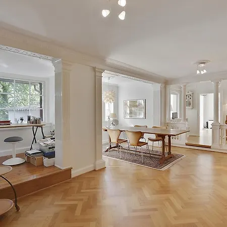 펜션 Classic House Close To Copenhagen