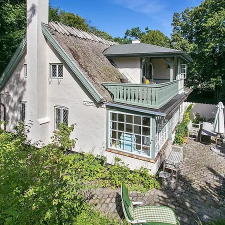 Classic House Close To Copenhagen Hareskovby
